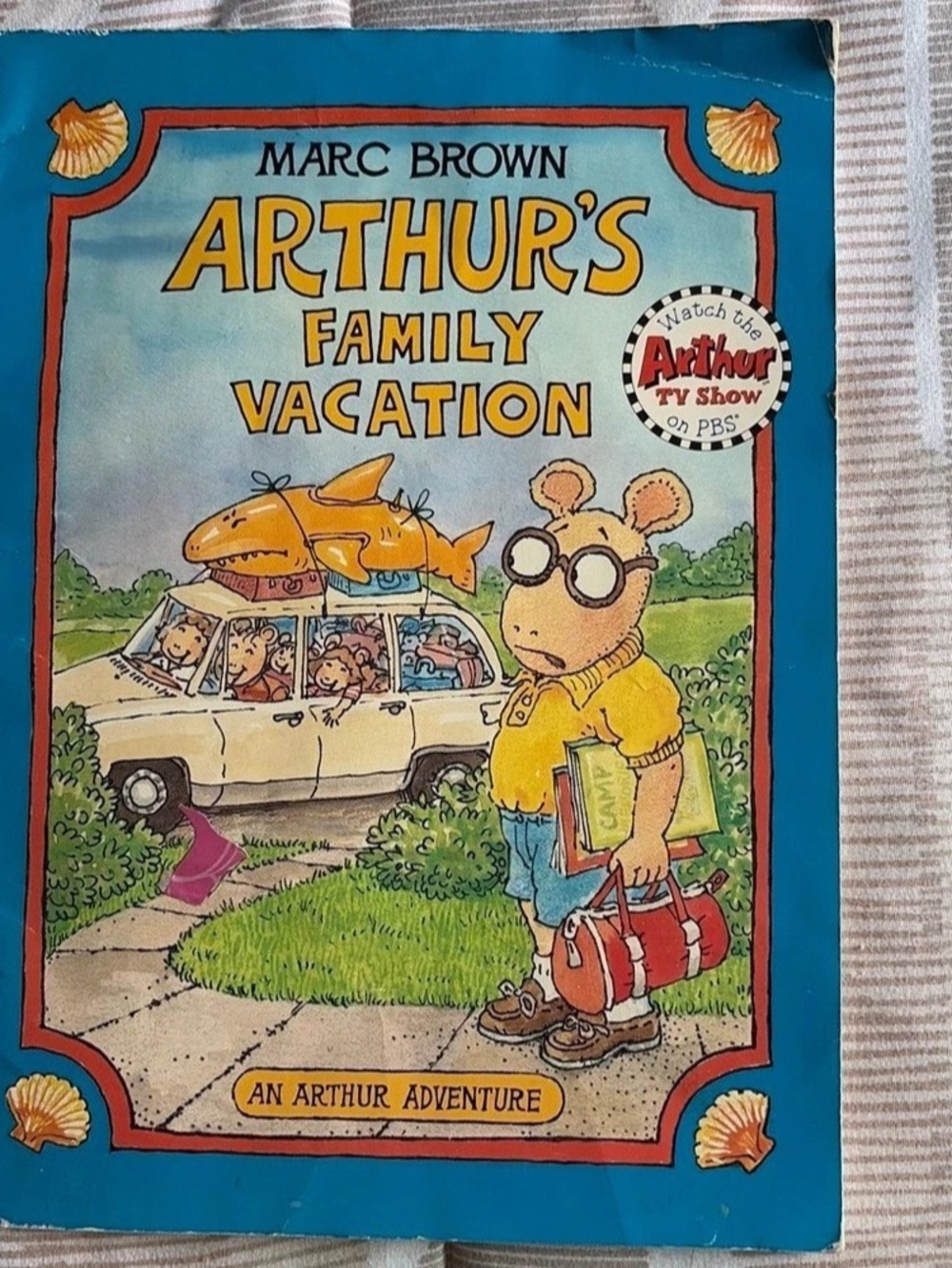 Little, Brown and Company Arthur's Family Vacation Illustrated Book